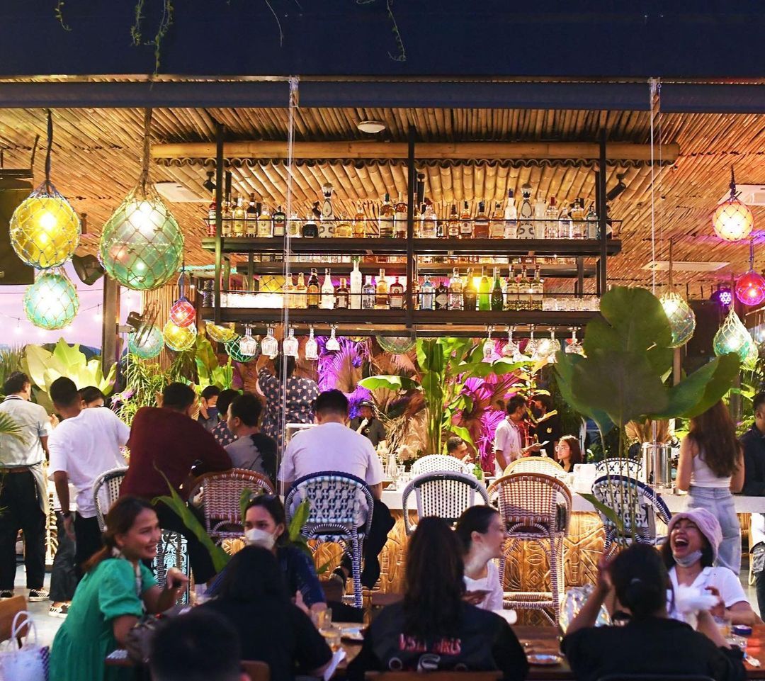10 Bar 24 Jam Jakarta buat Hangout Sambil Tipsy Gak Kenal Waktu - Nibble