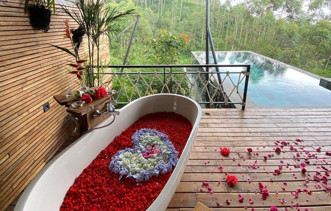 Mau Honeymoon 10 Spot Glamping Di Bandung Ini Super Romantis Nibble 9876