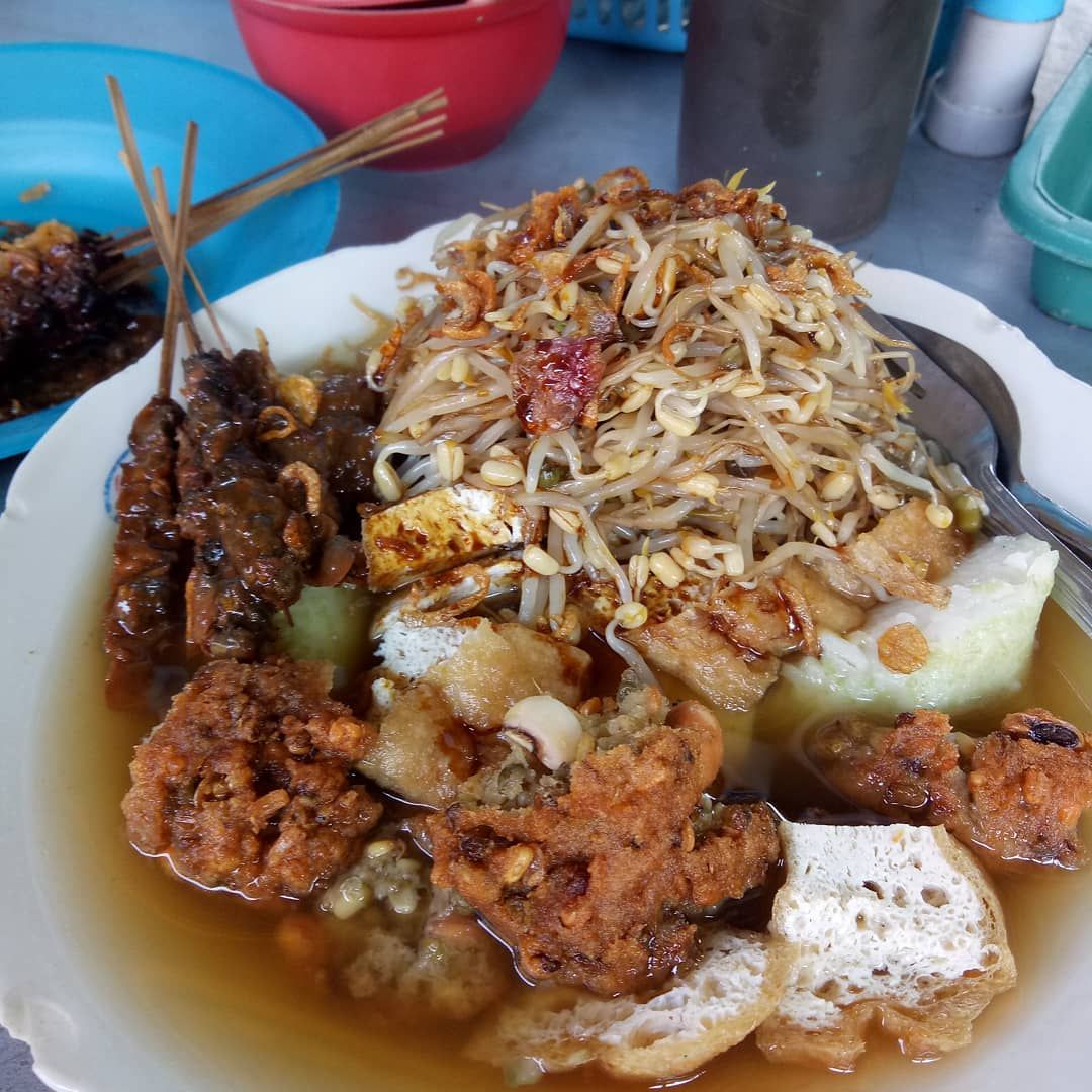 10 Rekomendasi Lontong Balap Di Surabaya Yang Enak Dan Terkenal Nibble