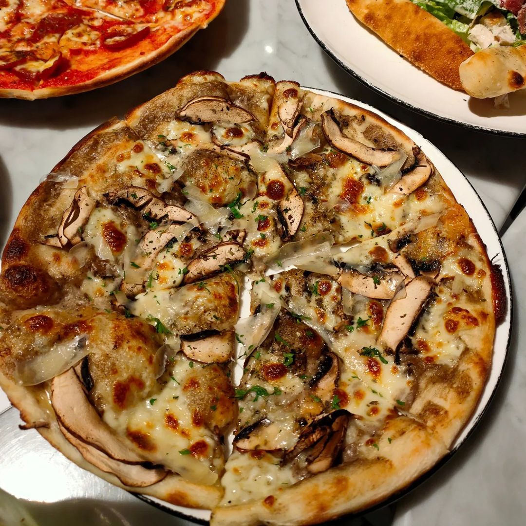 10 Tempat Menyantap Pizza Tipis di Jakarta, Enak dan Renyah! Nibble