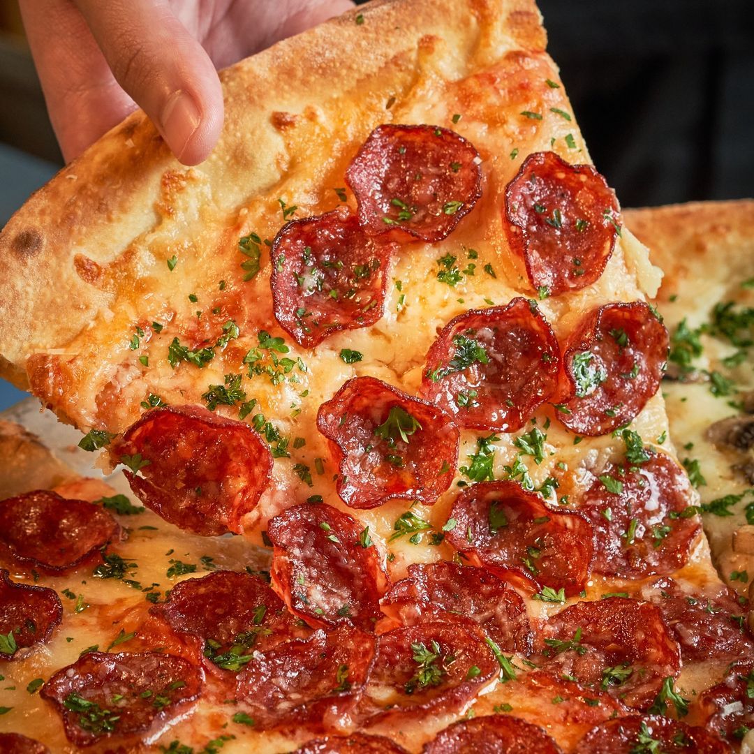 10 Tempat Menyantap Pizza Tipis di Jakarta, Enak dan Renyah! Nibble