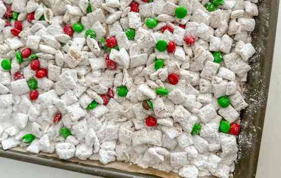 White Chocolate Peppermint Muddy Buddies