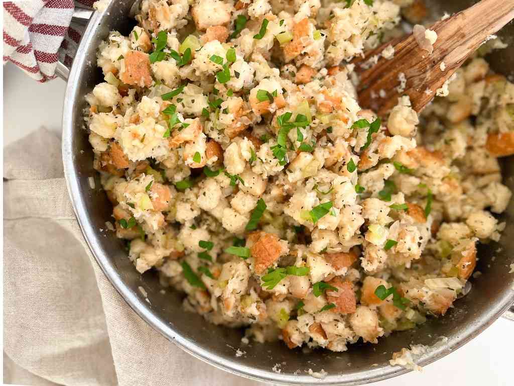 Thanksgiving Stuffing (cheat! Using Stovetop=))