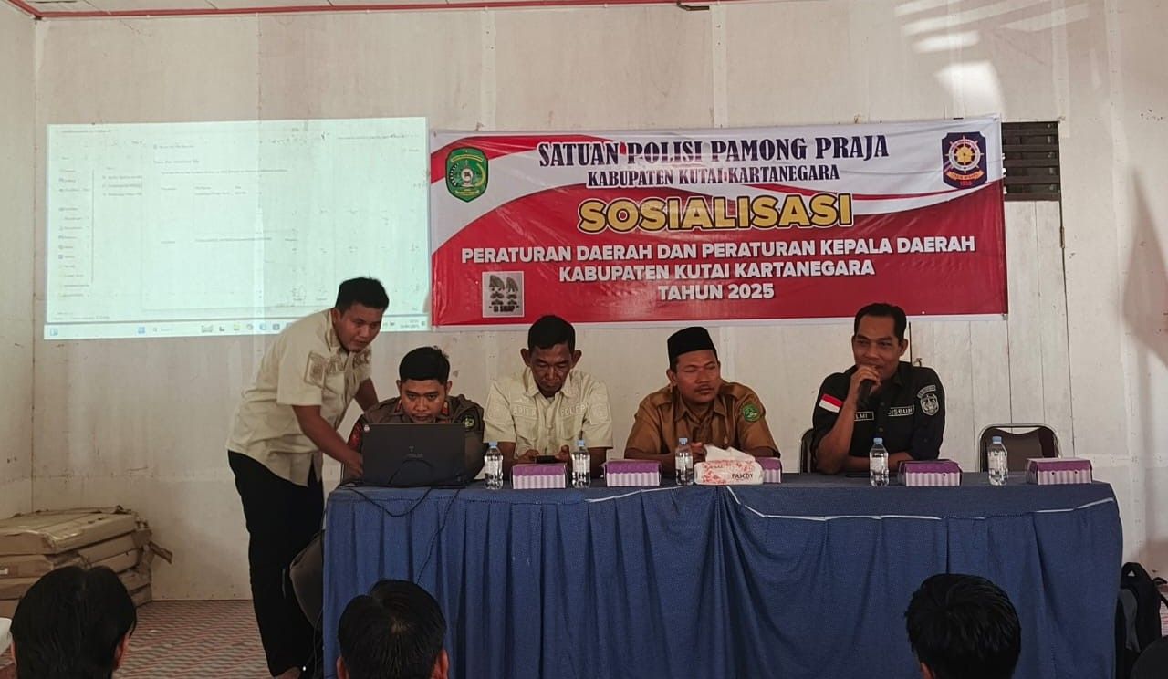 https://ik.imagekit.io/nihigiuvu/Helmi%20Sarpidi,%20S.Hut%20saat%20menyampaikan%20materi%20Perda%20Kab%20Kukar%20Tentang%20Tata%20Kelola%20Perkebunan,%20Selasa%20(10_06_2025)?updatedAt=1749621880140
