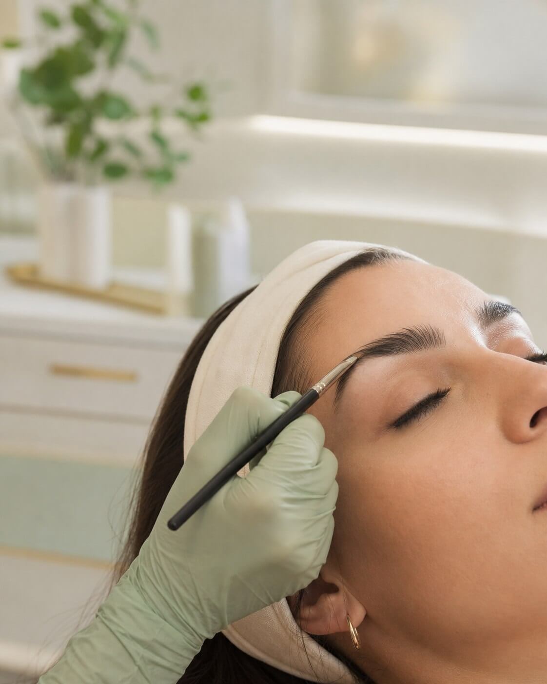 Precízna úprava obočia v Skin BeautyHouse
