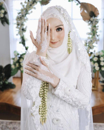 Riasan Pengantin Hijab Untuk Tampilan Cantik Nan Elegan Riasan Pengantin Hijab Untuk Tampilan Cantik Nan Elegan