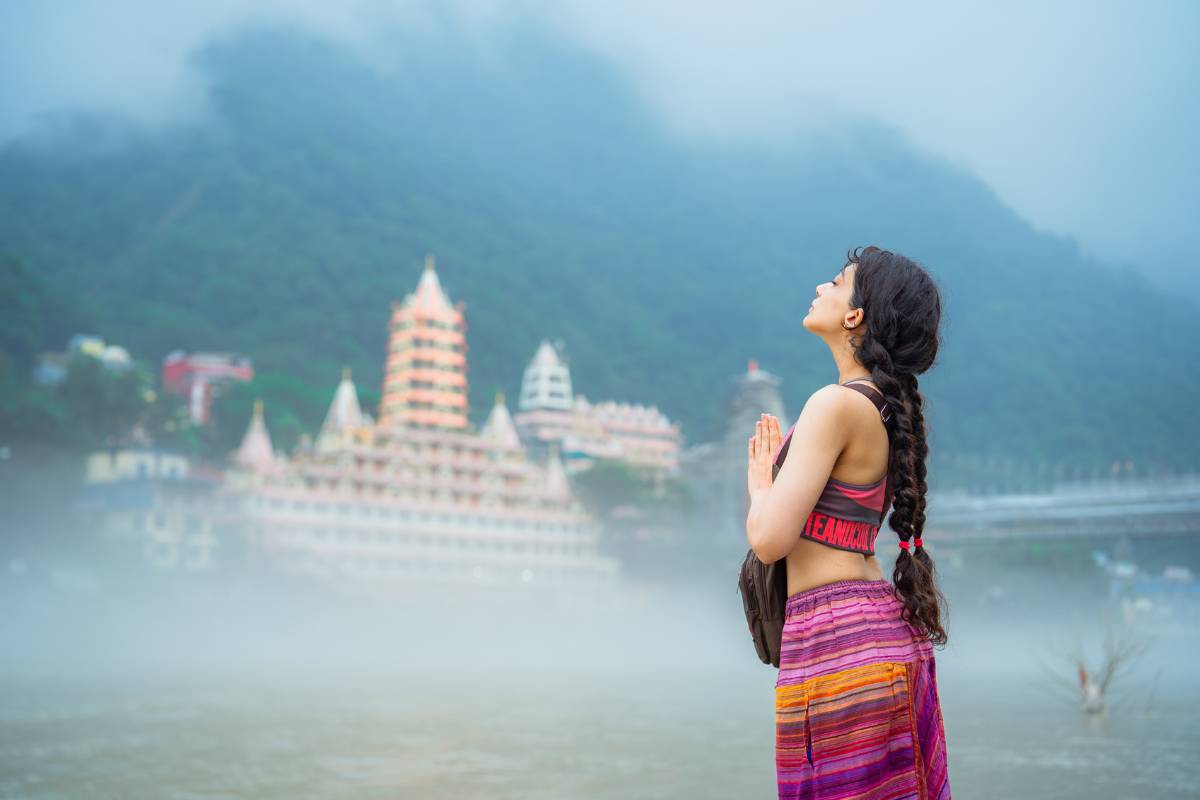 Students of Nirvana Yoga School