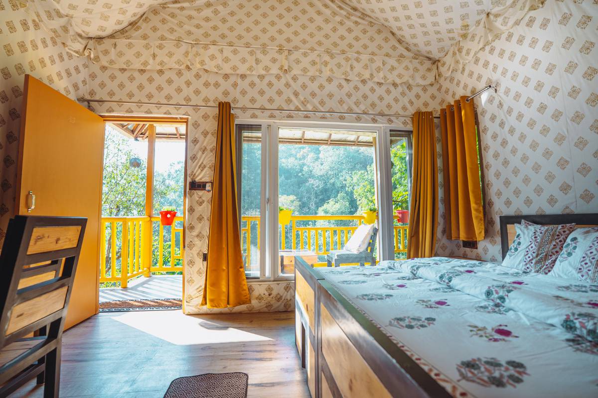 Students of Nirvana Yoga School