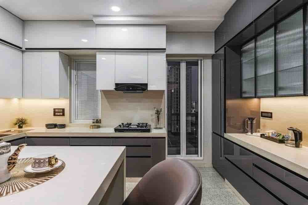 L Shaped Modular Kitchen Design By Suitable Colours