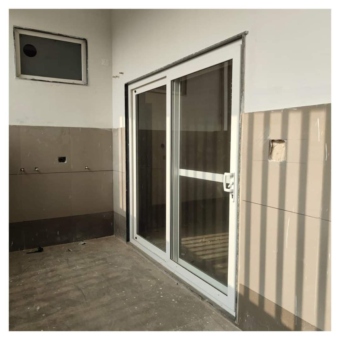 Window in Upvc Sliding Door