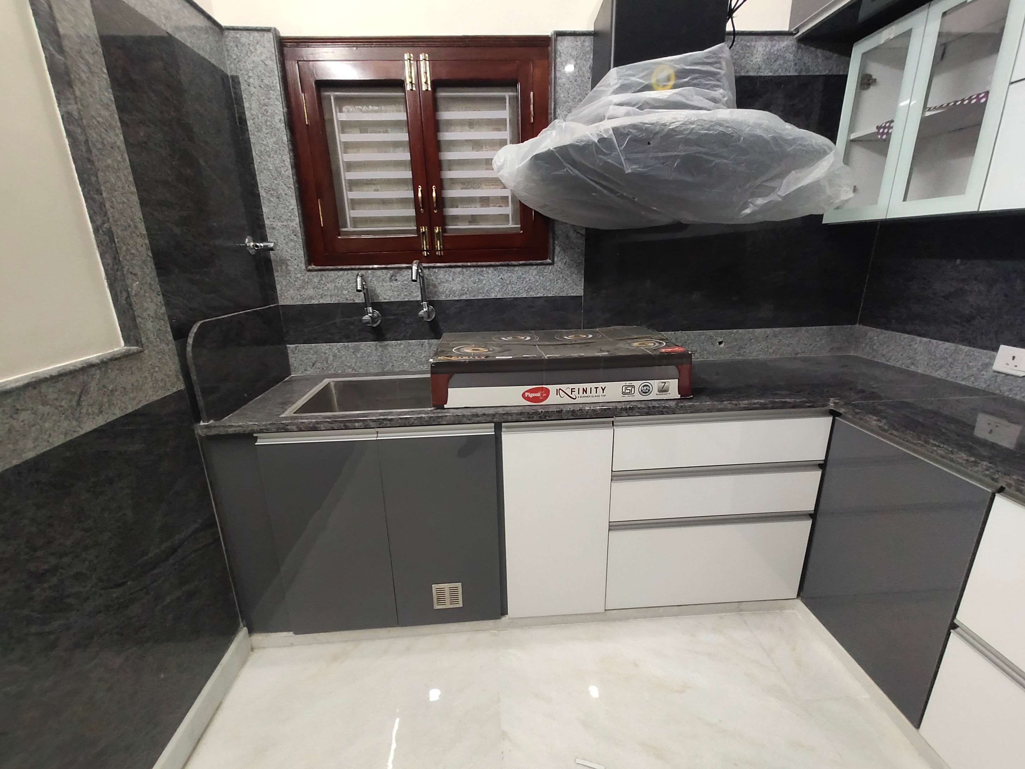 Small L-Shaped Modular Kitchen Design
