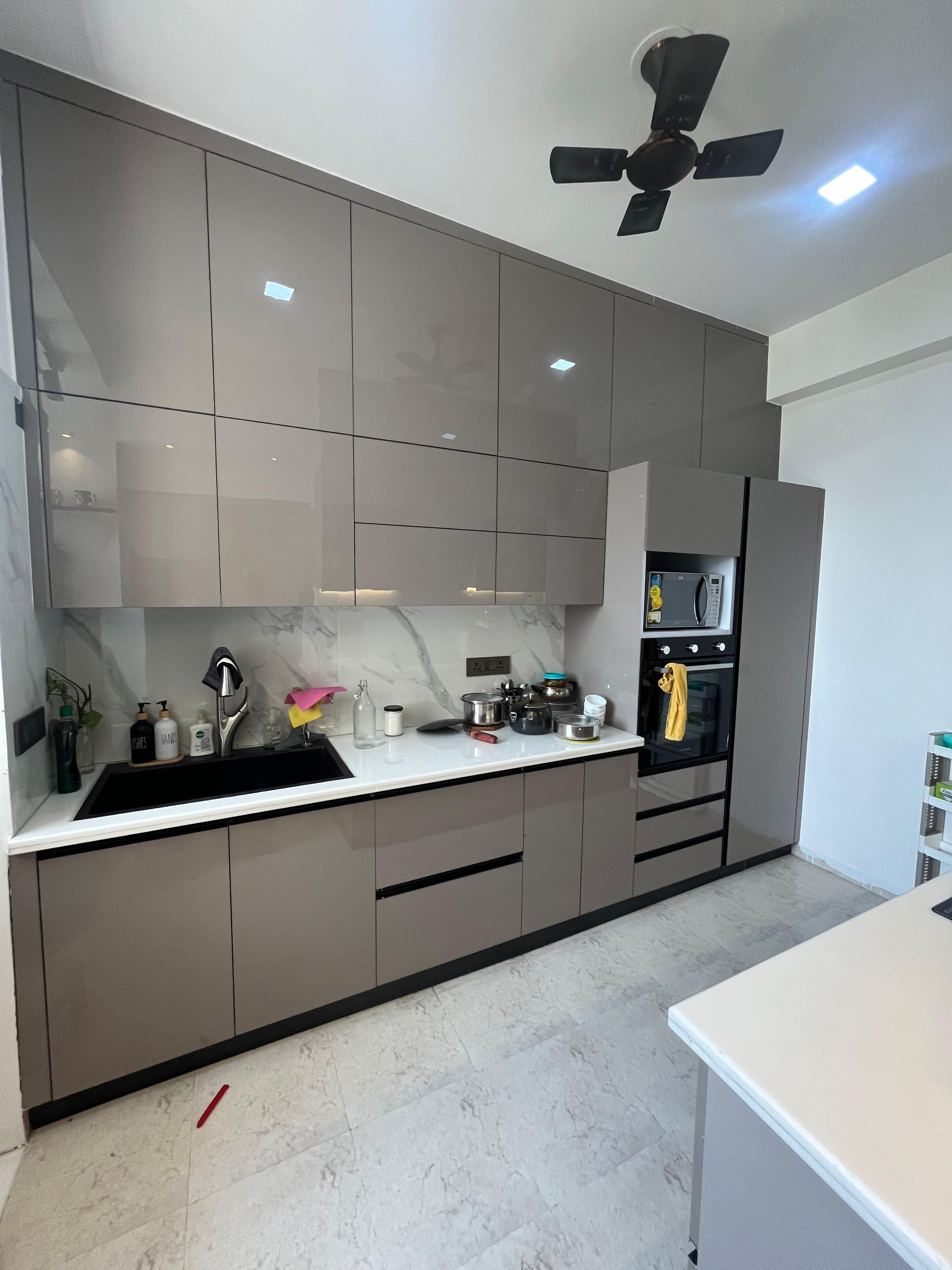 Modular Kitchen & Straight Modular Kitchen in Mr Ajay Rishita Celebrity Green