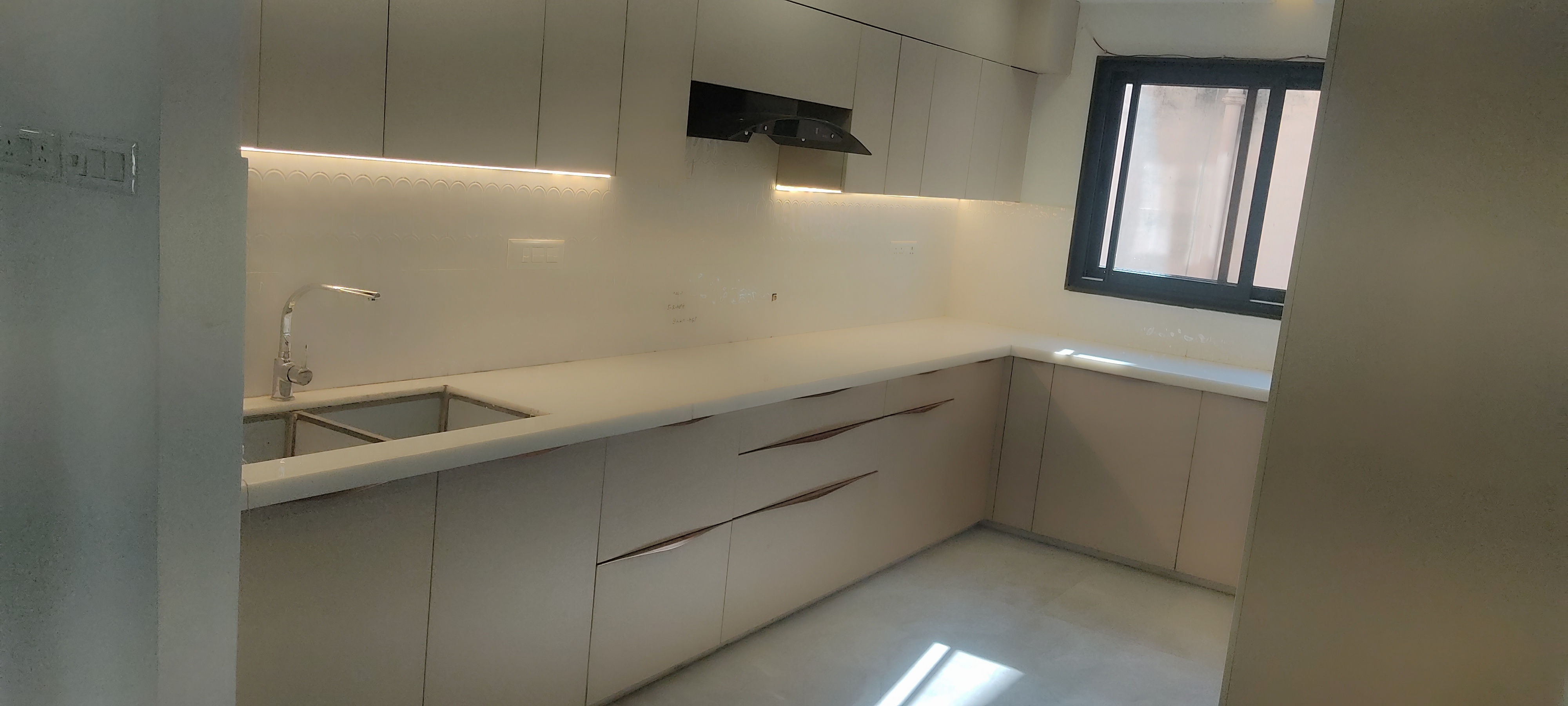 L-Shaped Modular Kitchen Design by Ghar Aangan
