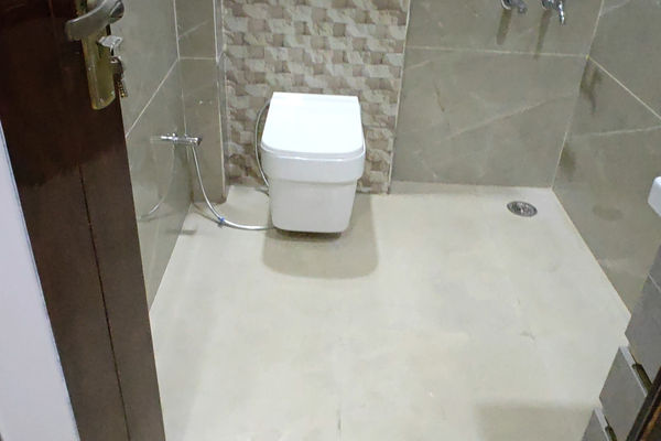 Bathroom in 3 bhk Builder Floor