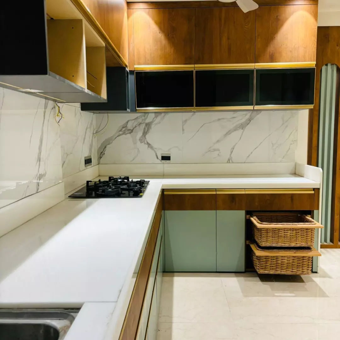 L Shaped Modular Kitchen in vikrant aloni