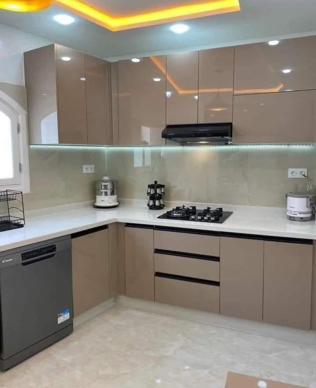 Modular Kitchen & L Shaped Modular Kitchen in Saket New Delhi