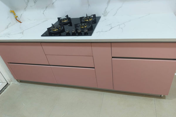 Elegant Brown Modern Kitchen Cabinet Design for a Stylish Modular Kitchen
