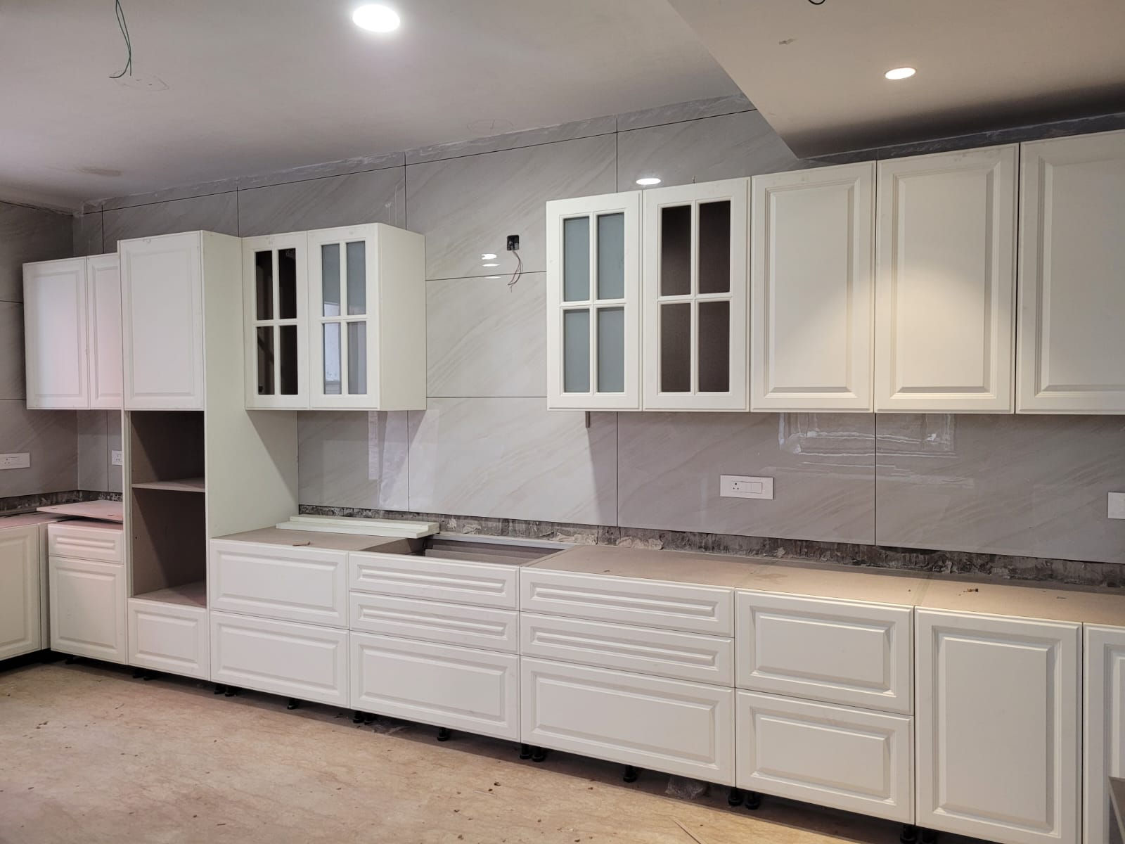 Modular Kitchen & Kitchen Cabinet in Residential Banglow