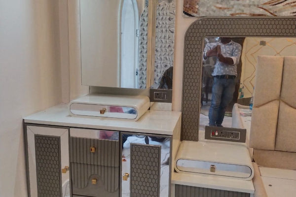 Dressing Room in Jana House