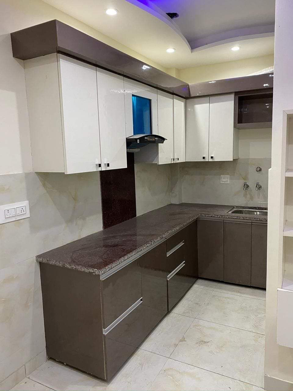 Modular Kitchen & L Shaped Modular Kitchen in Prestige royal garden