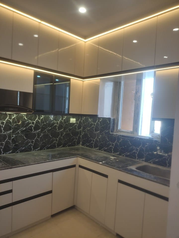 Modular Kitchen & L Shaped Modular Kitchen in Rudra Infa