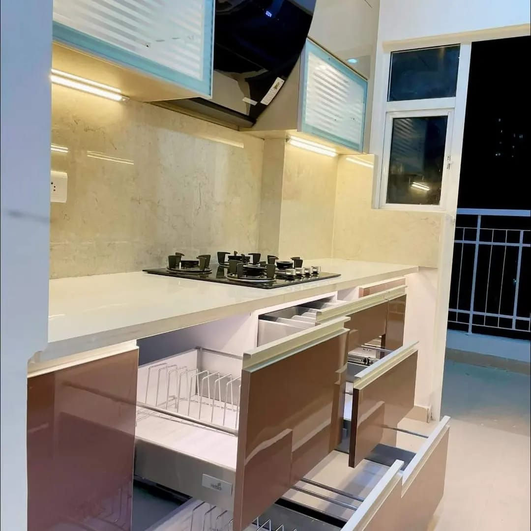 Modular Kitchen & Kitchen Cabinet in Modular Kitchen