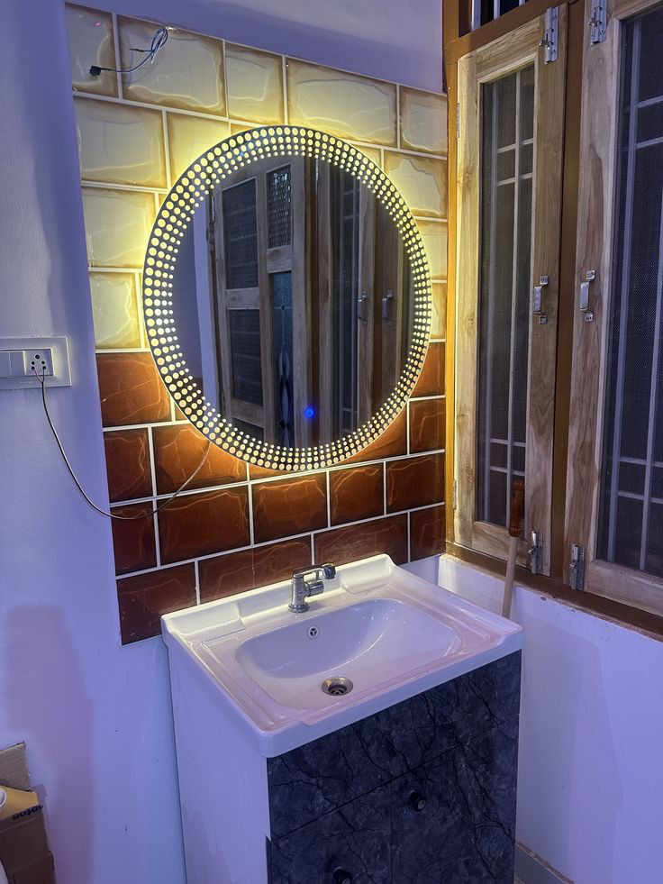 Wall Decor in Led Mirror