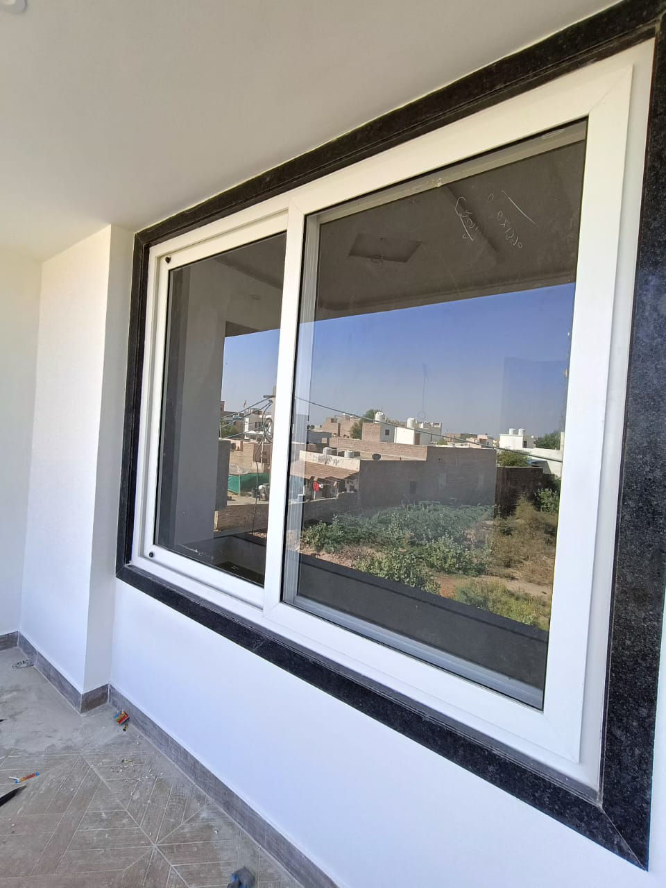 Window in Upvc Sliding Door