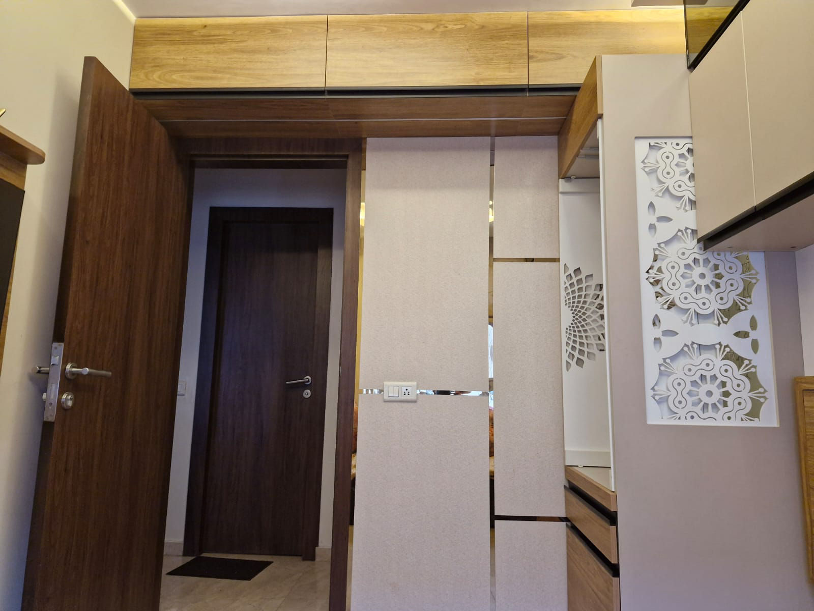 Wardrobe in Obelia,Hiranandani estate, Thane