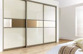 Wardrobe in Almari