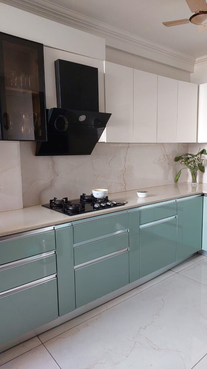 Straight Modular Kitchen Design With White Cabinet