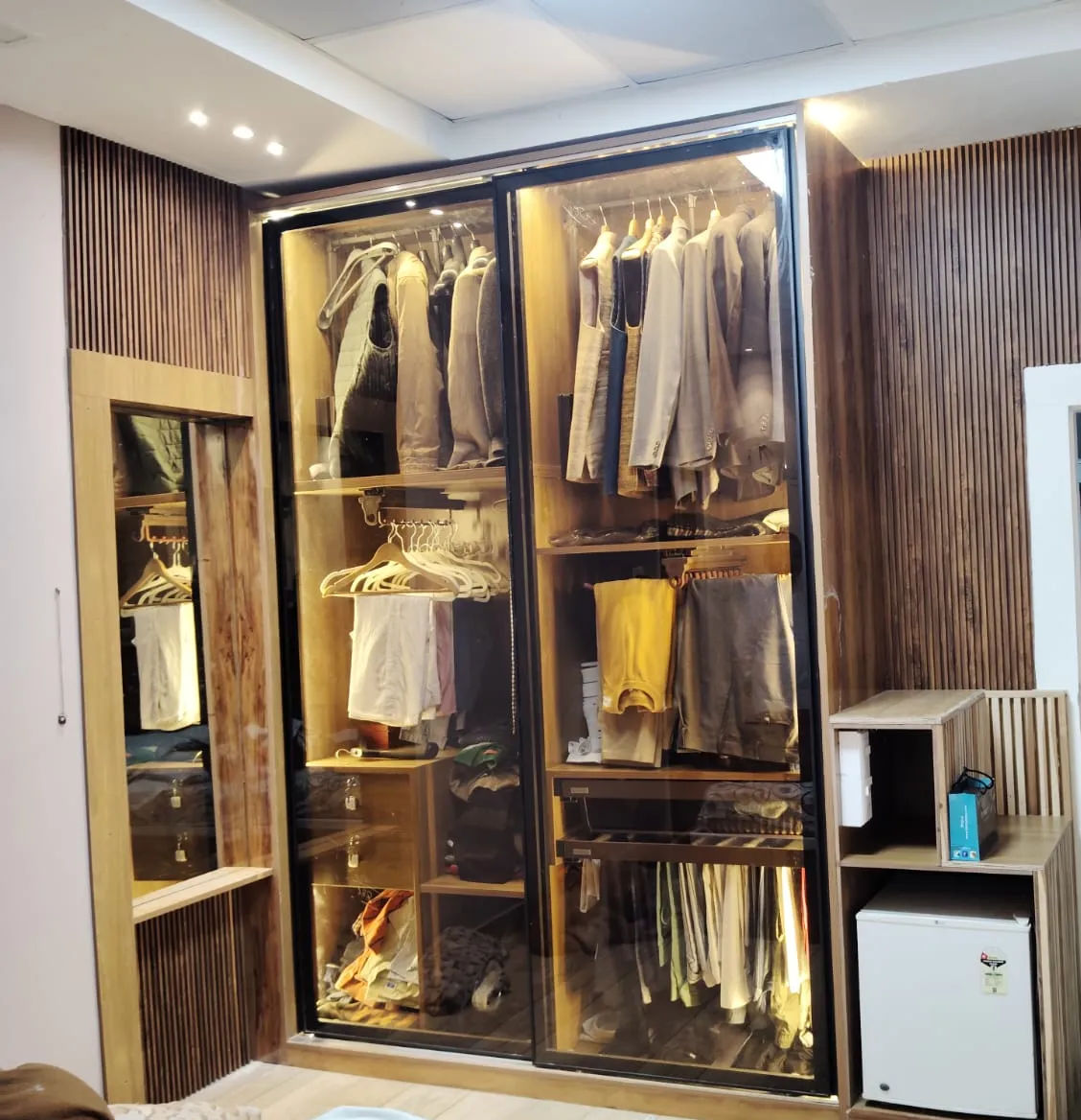 Dressing Room in vikas nagar