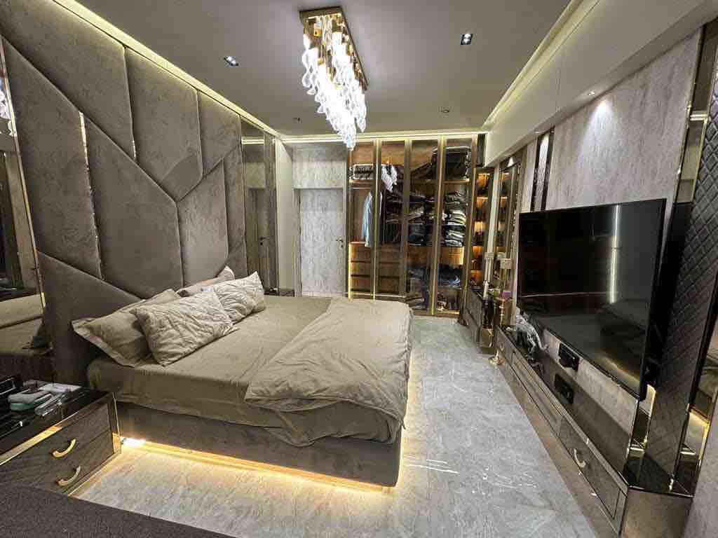 Master Bedroom in dr gaurav thakkar