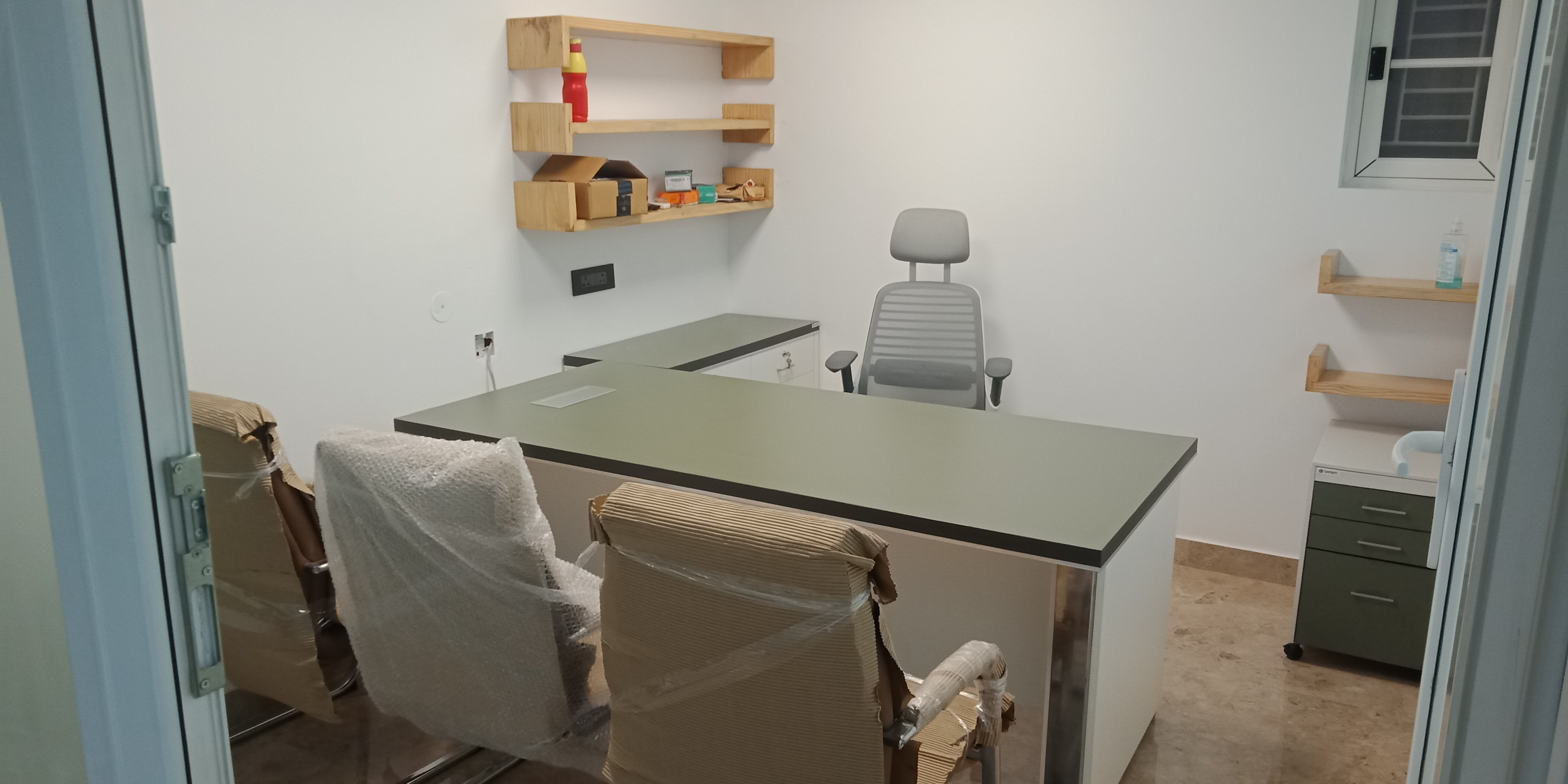 Office in Negi & Co. Ca