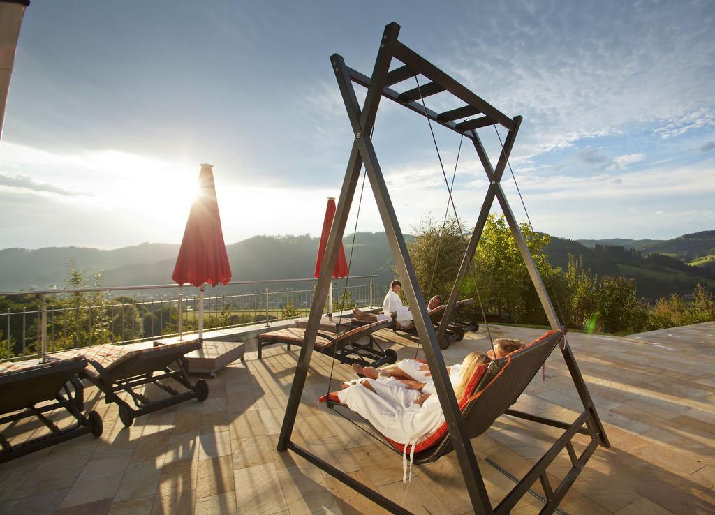 Elztalhotel, Winden with red FILIUS parasols Terrace with white parasols