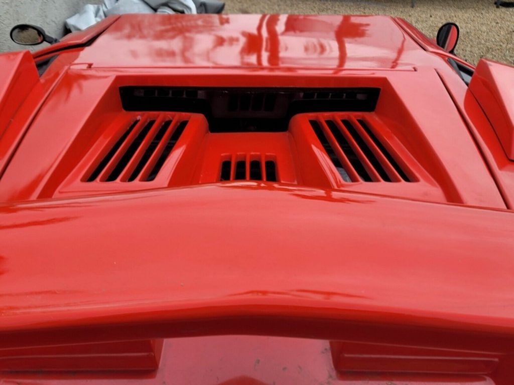 1987 Lamborghini Countach 5000s (replica)