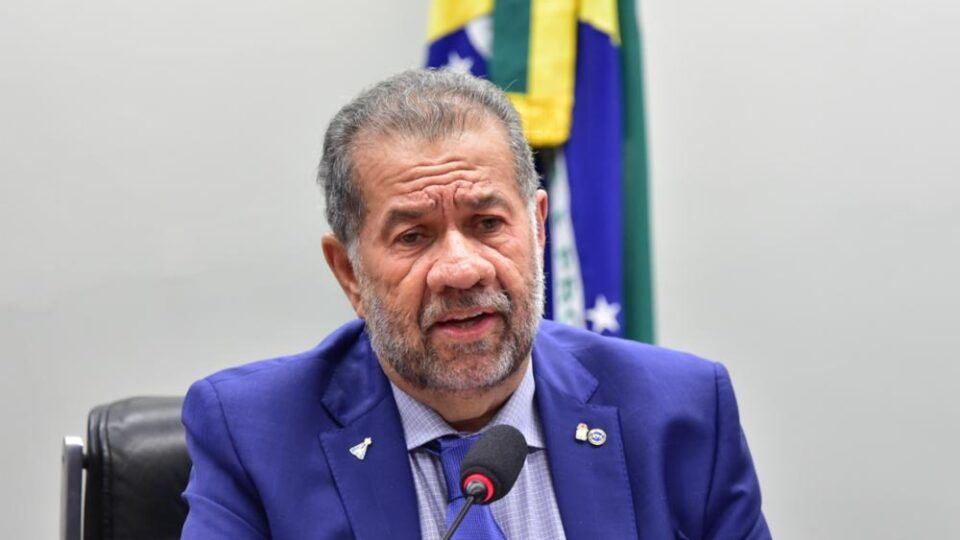 Lupi defende prisão para quem roubar dinheiro de aposentado