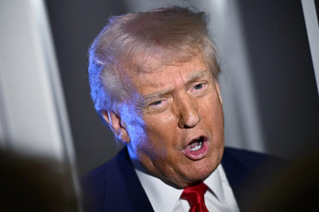 Trump afirma que tarifas brasileiras enriqueceram país à custa dos EUA