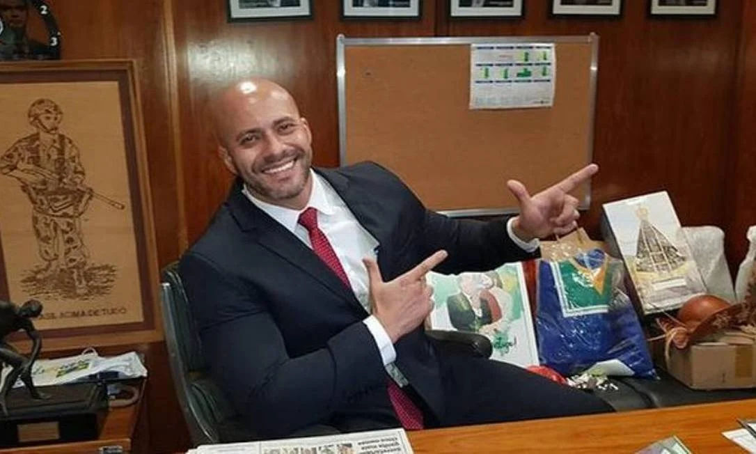 Moraes nega novamente 'saidinha' de Daniel Silveira