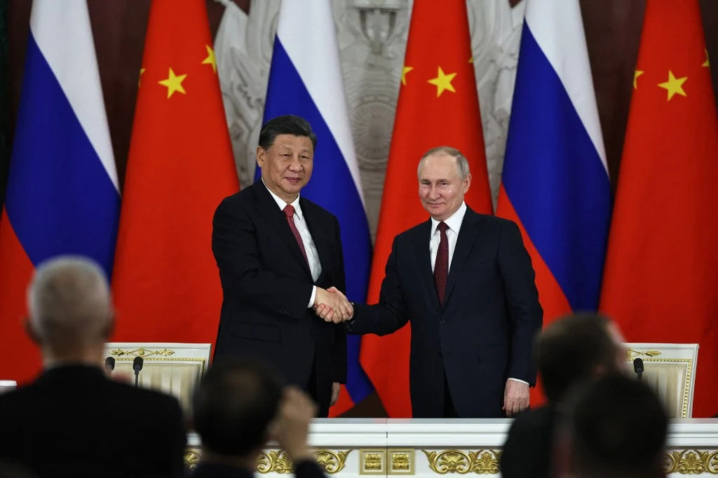 China nega fornecer 'armas letais' à Rússia