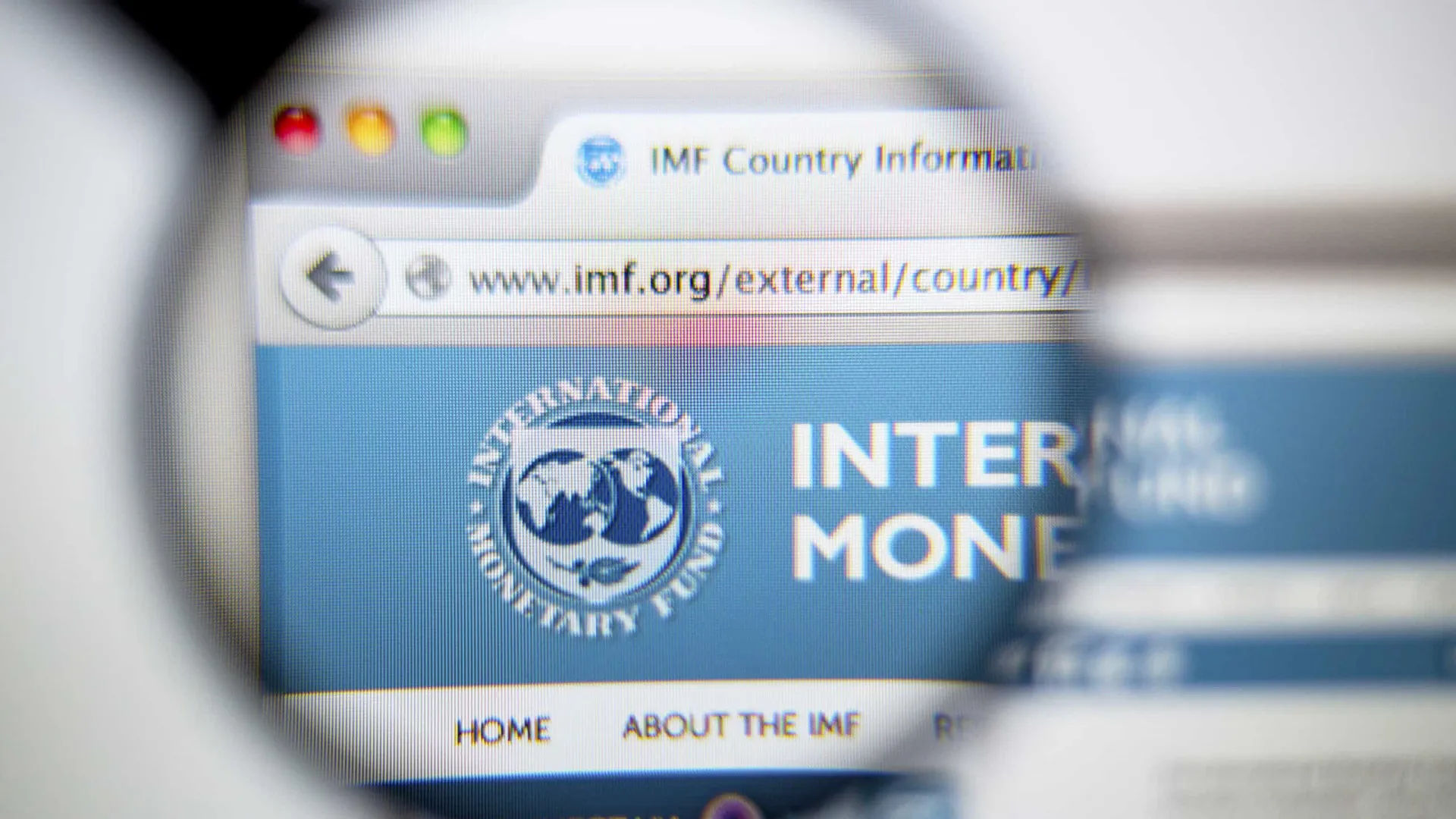 FMI revisa para baixo crescimento global após tarifas de Trump