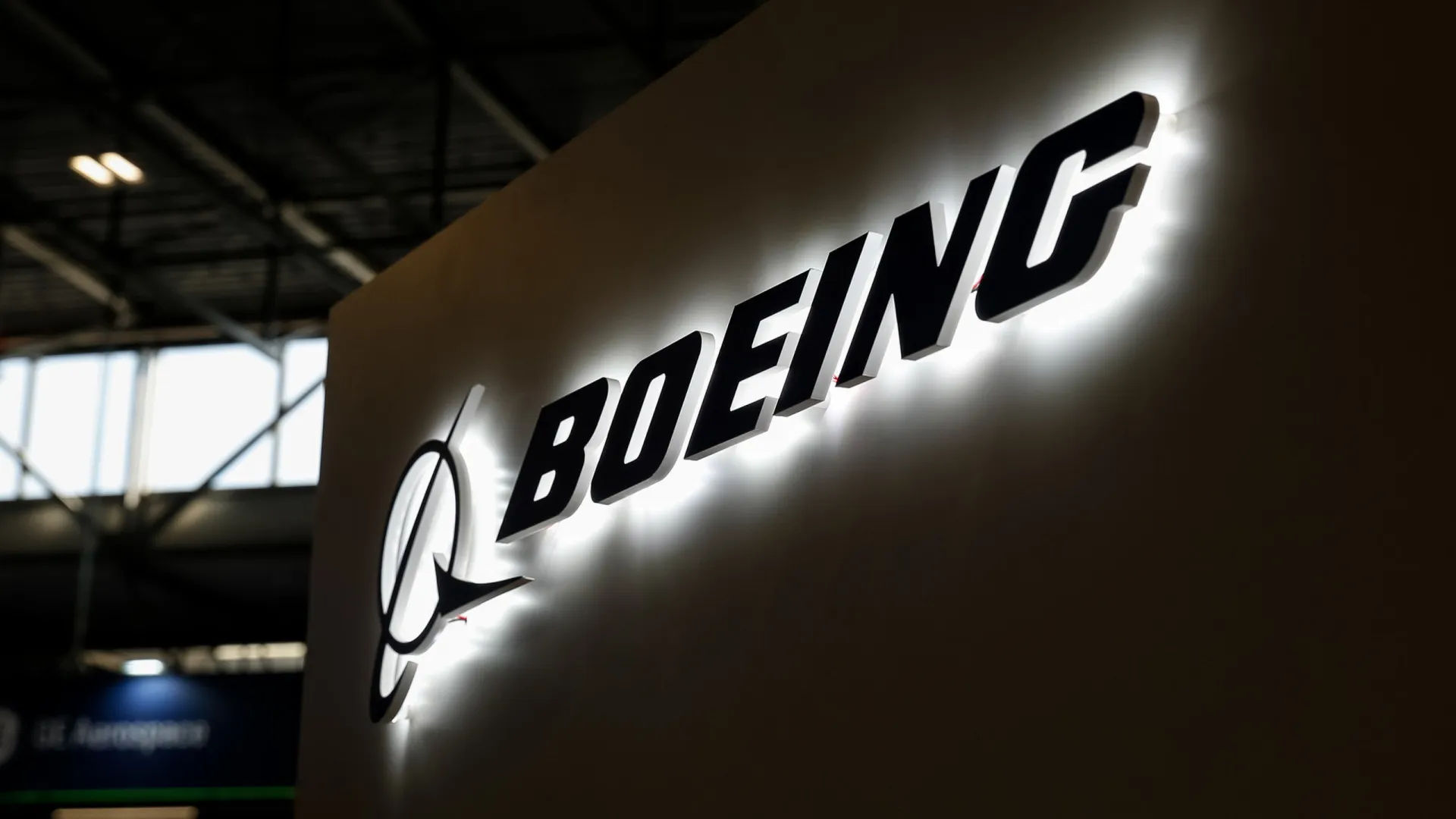 Boeing surpreende com menor prejuízo e alta receita no 1º trimestre