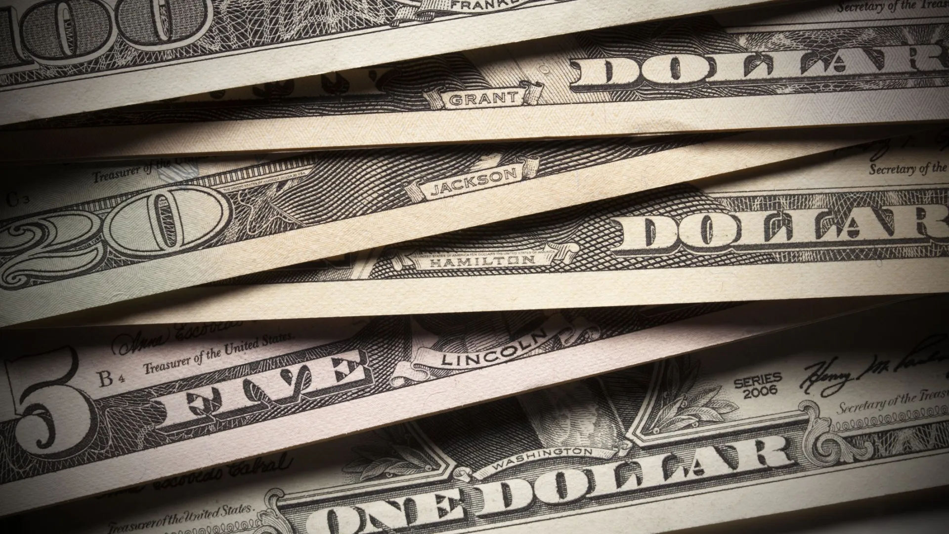 Dólar cai e Bolsa dispara com guerra comercial entre EUA e China