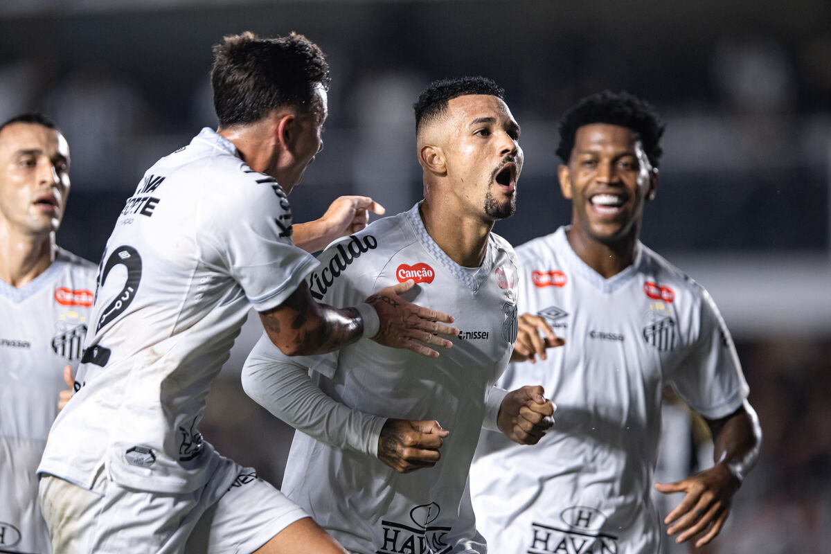 Neymar se lesiona, Santos vence o Atlético-MG na Vila