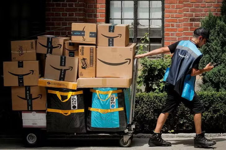 Vendedores da Amazon EUA abandonam Prime Day por tarifas de importação