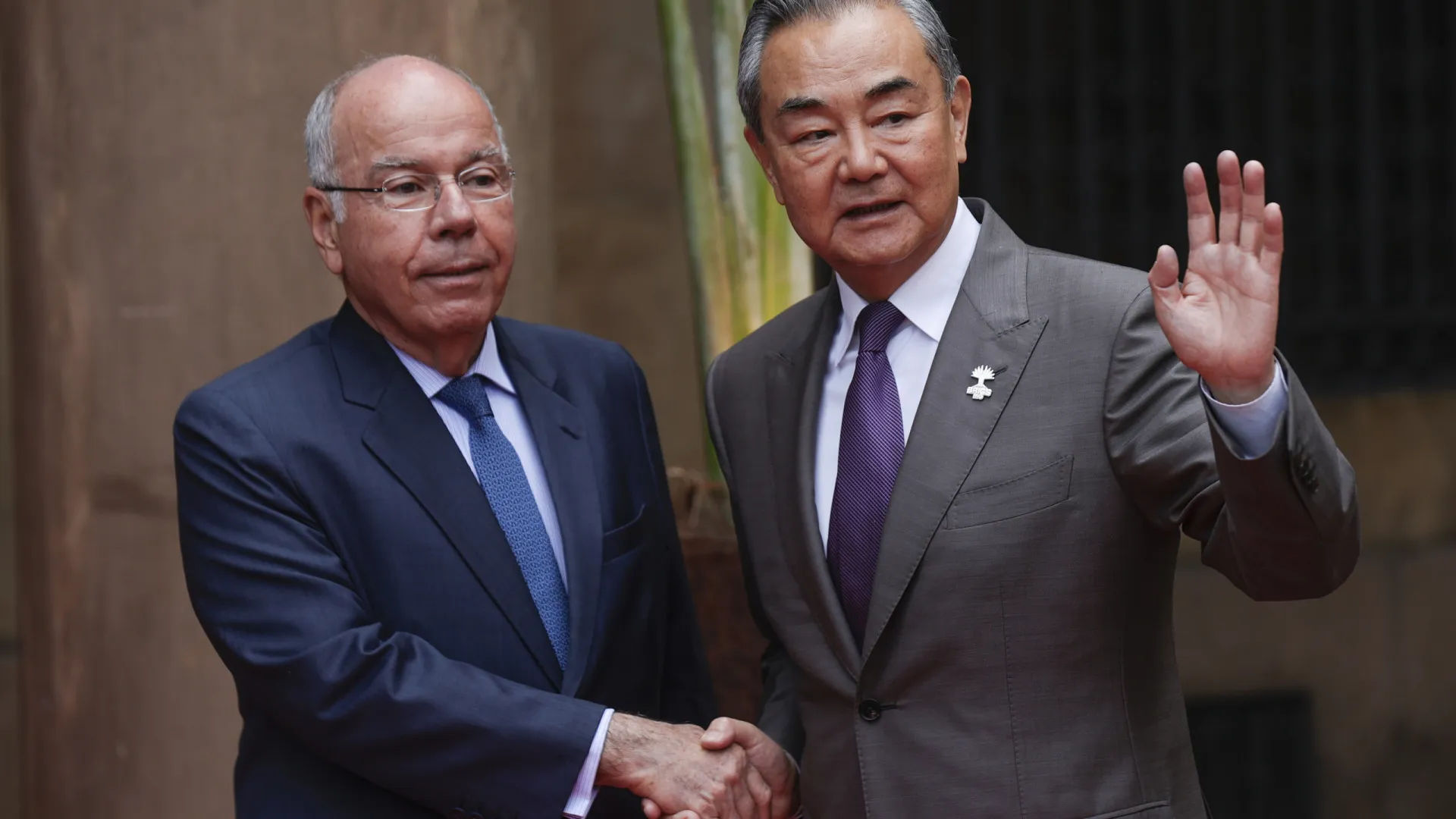 Concessões levarão EUA a explorar mais, diz ministro chinês