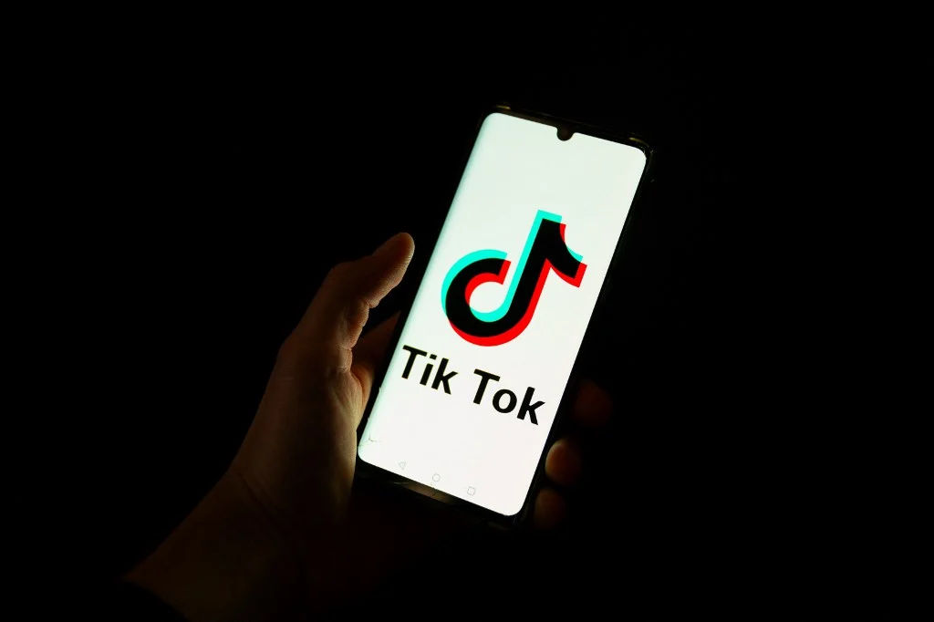 França aciona reguladores contra promoção de magreza extrema no TikTok