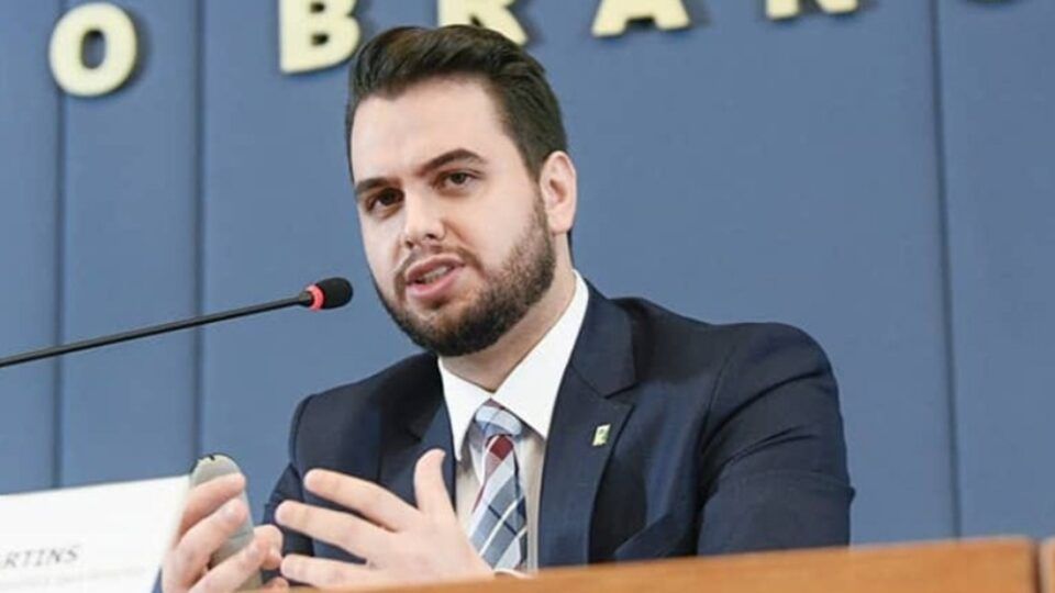Filipe Martins acompanha julgamento sobre possível envolvimento em golpe