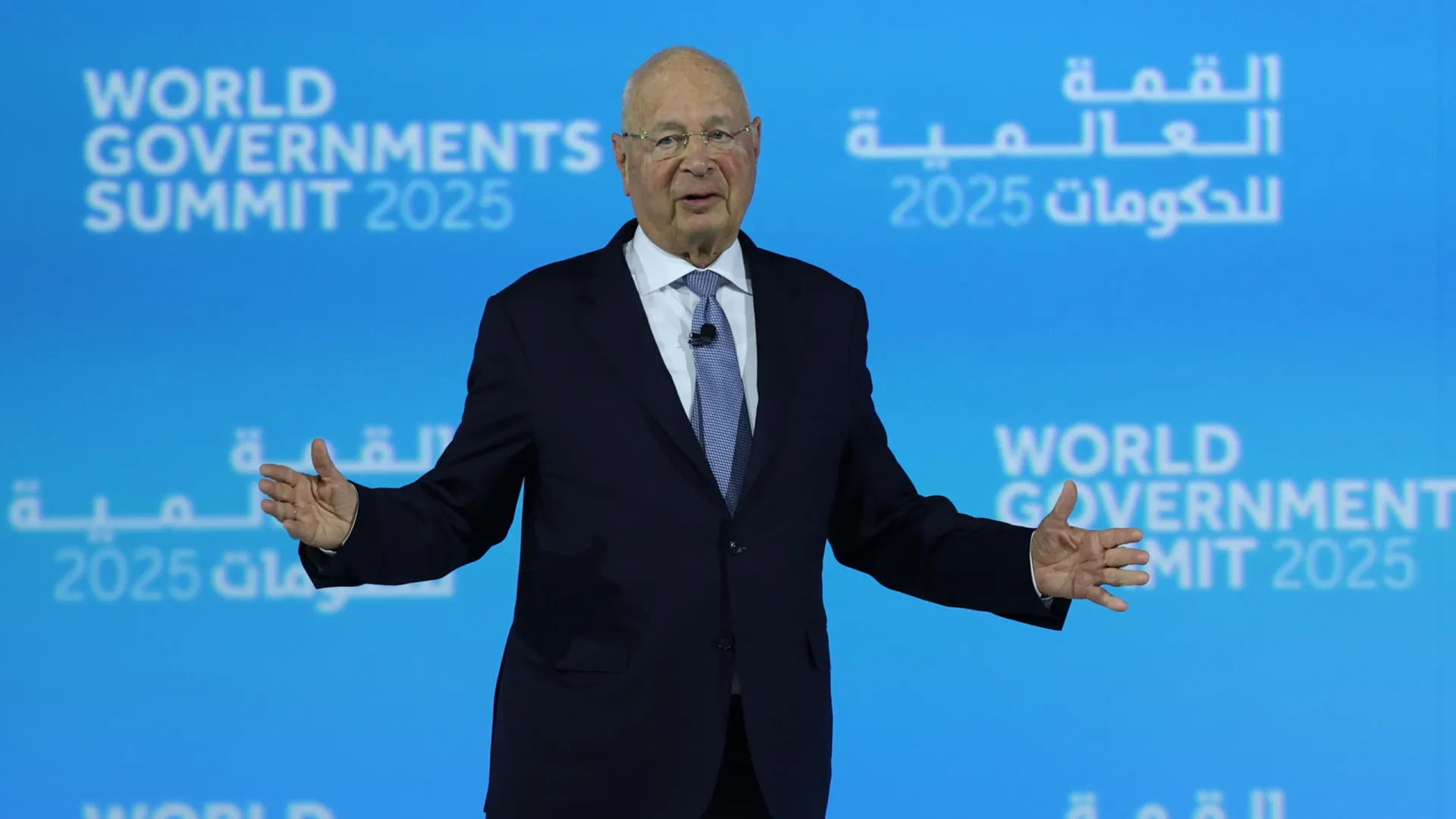 Fundador do Fórum Econômico Mundial renuncia à presidência