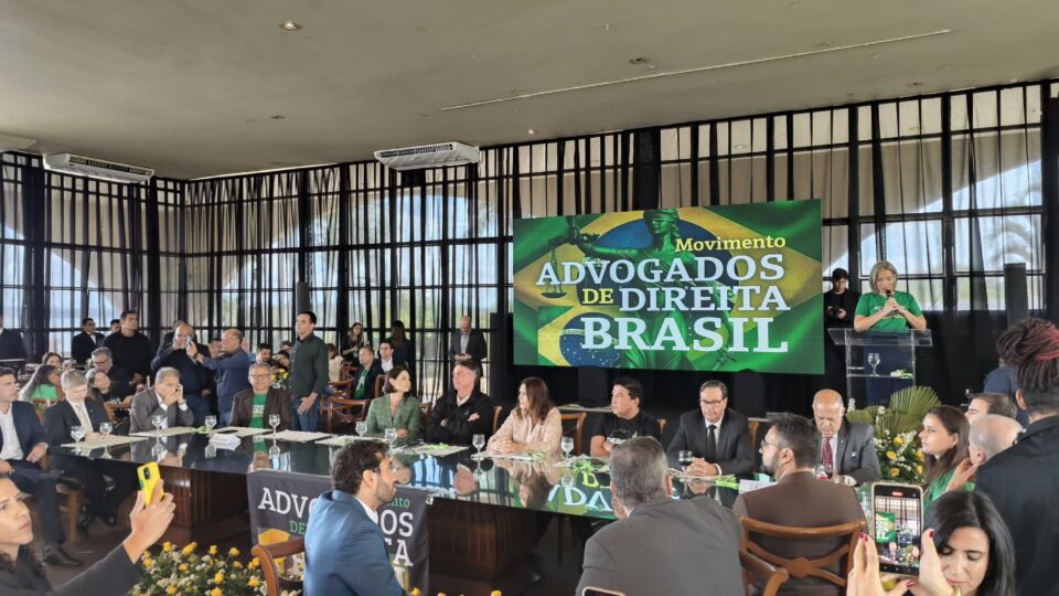 Grupos de direita se mobilizam para 2026 com apoio de Bolsonaro